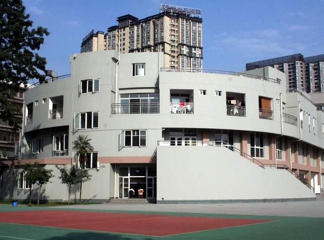 成都市鹽道街中學(xué)發(fā)展前景怎么樣？