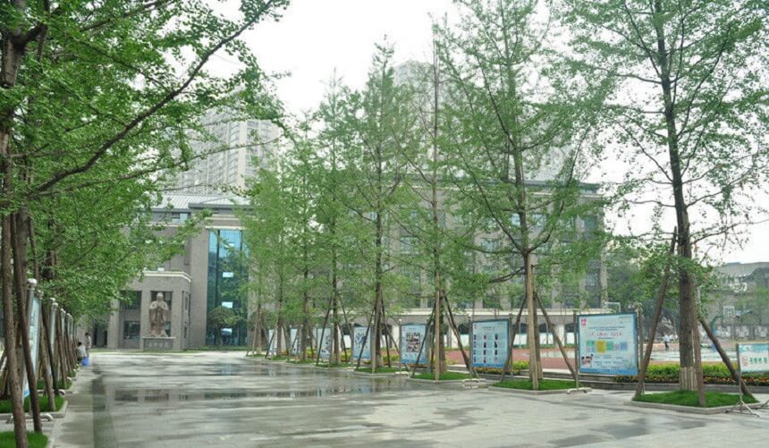 成都樹德中學(xué)光華校區(qū)地理位置在哪里？