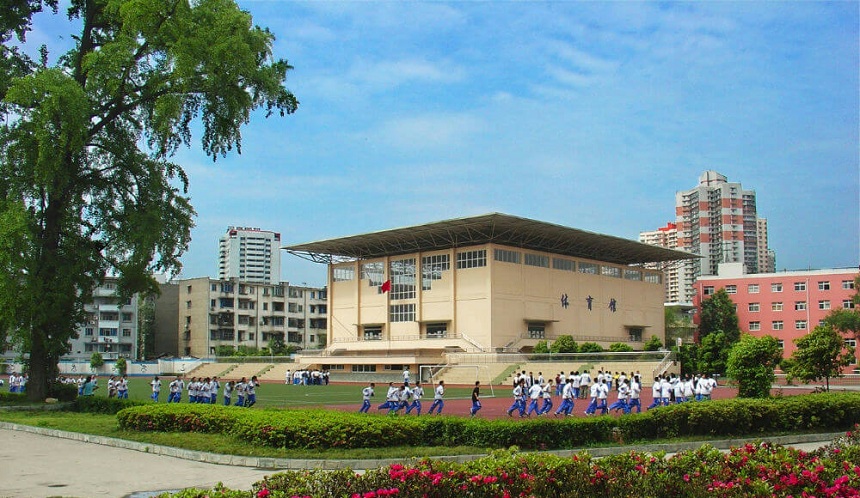 成都市第八中學(xué)2019年中考錄取分?jǐn)?shù)線是多少？