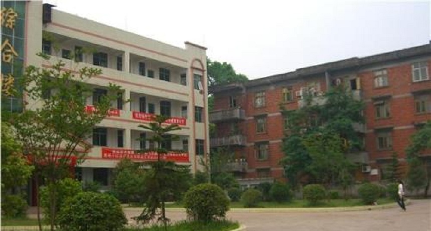 丹山中學在哪？