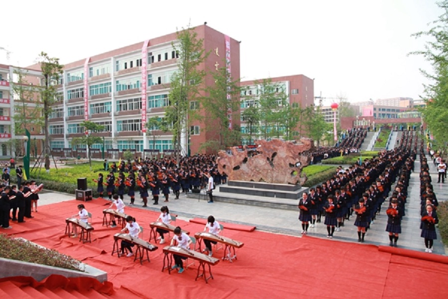 綿陽中學(xué)實驗學(xué)校聯(lián)系電話是多少？