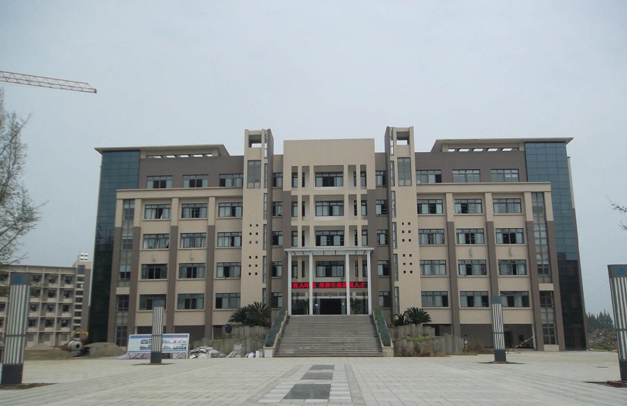 眉山車城中學(xué)這所學(xué)校怎么樣？