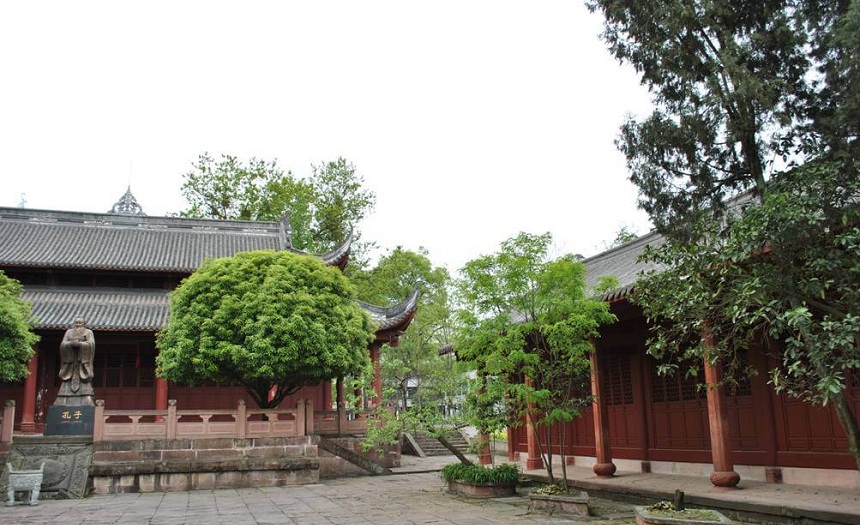 名山中學(xué)地址在哪里？