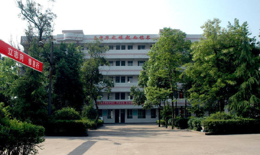 龍臺(tái)中學(xué)升學(xué)率高嗎？