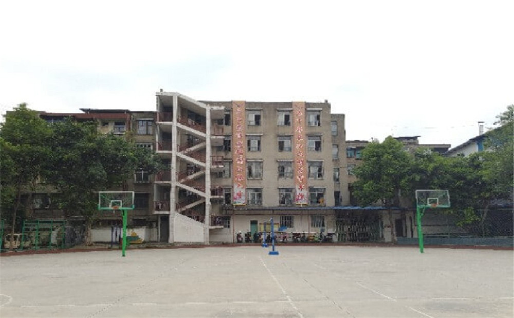廣漢六中地址在哪？