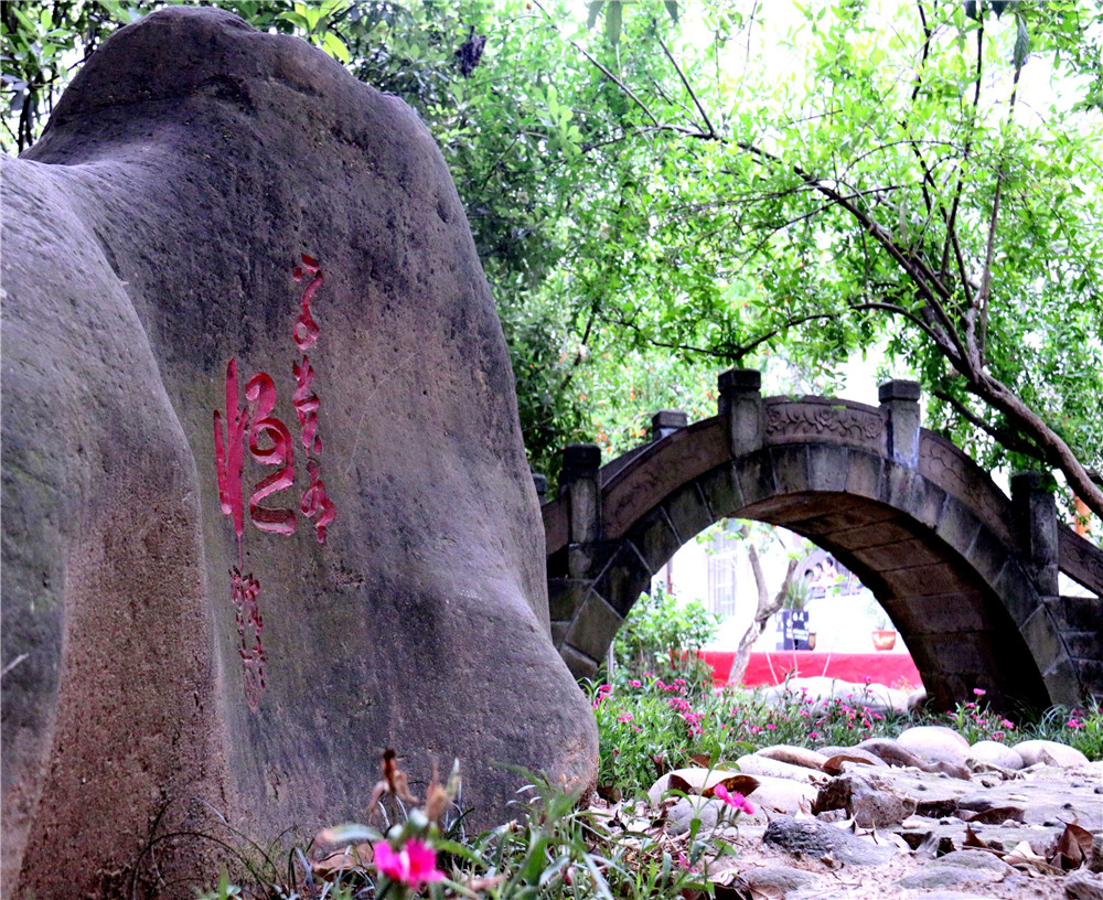 歧坪中學(xué)的詳細(xì)地址在什么地方？