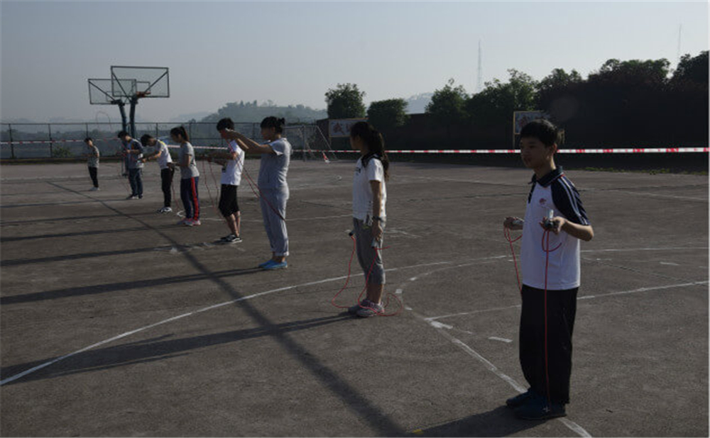 內(nèi)江第三中學(xué)學(xué)校環(huán)境怎么樣？