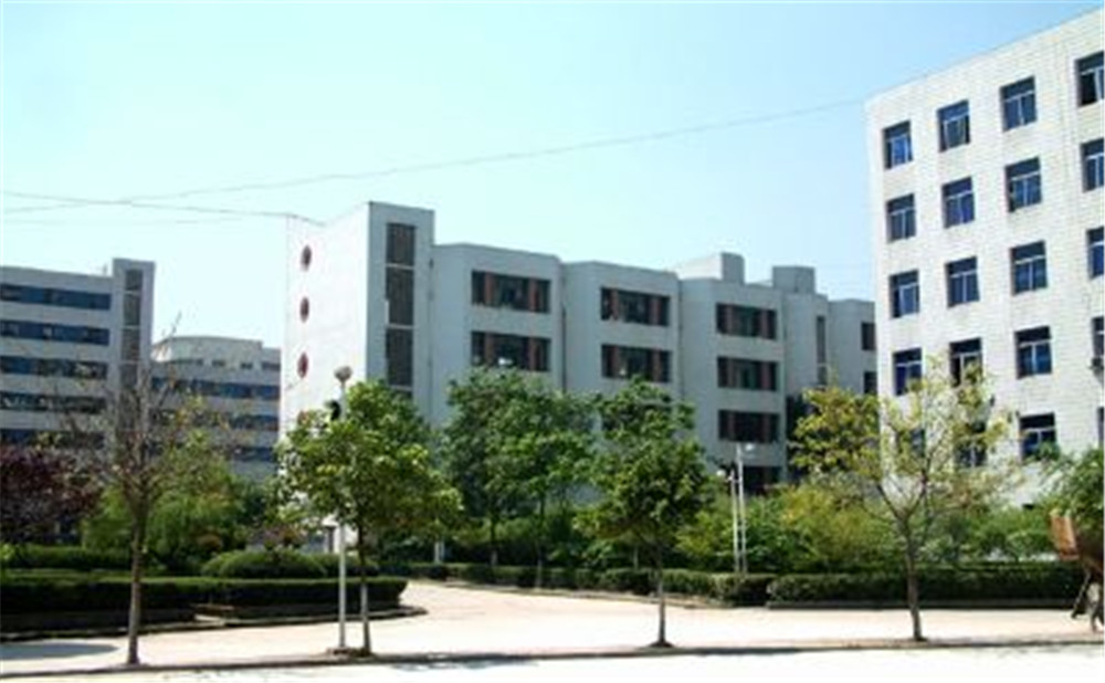 廣安友誼中學(xué)2020年的收費標準是多少？