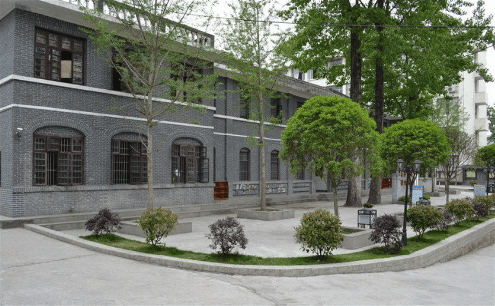 閬中市柏埡中學(xué)學(xué)校環(huán)境怎么樣？