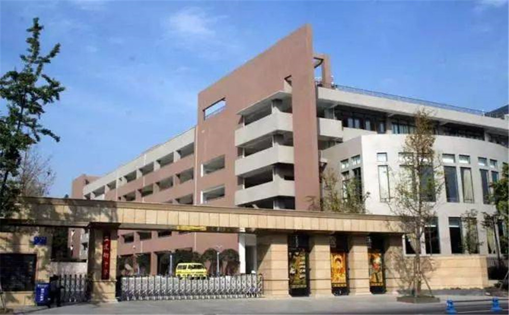 成都市田家炳中學(xué)2020年招生計劃是多少？