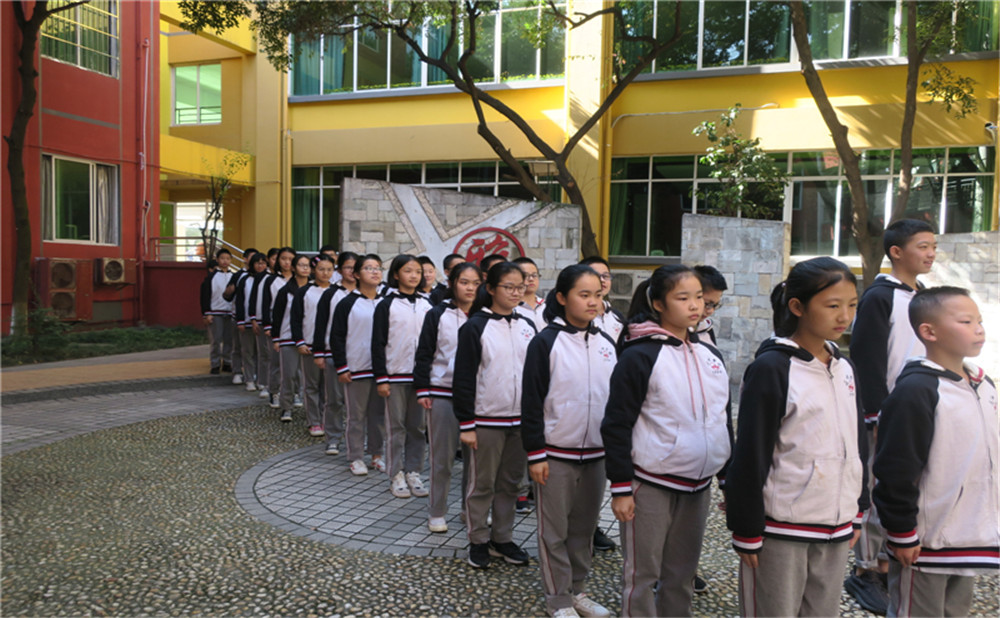 北大附中成都為明學校去年的錄取分數(shù)線是多少？
