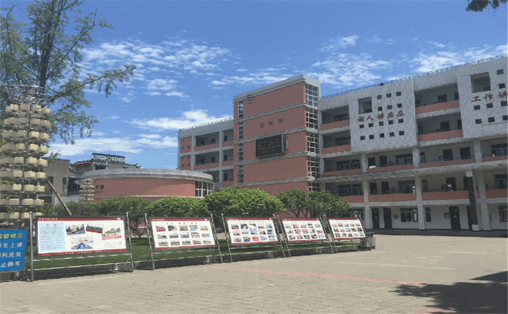成都市籍田中學的高考升學率是多少？