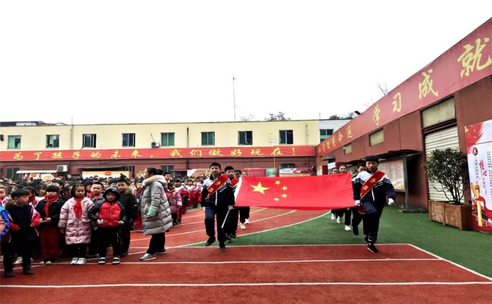 成都文武學(xué)校去年的錄取分?jǐn)?shù)線是多少？