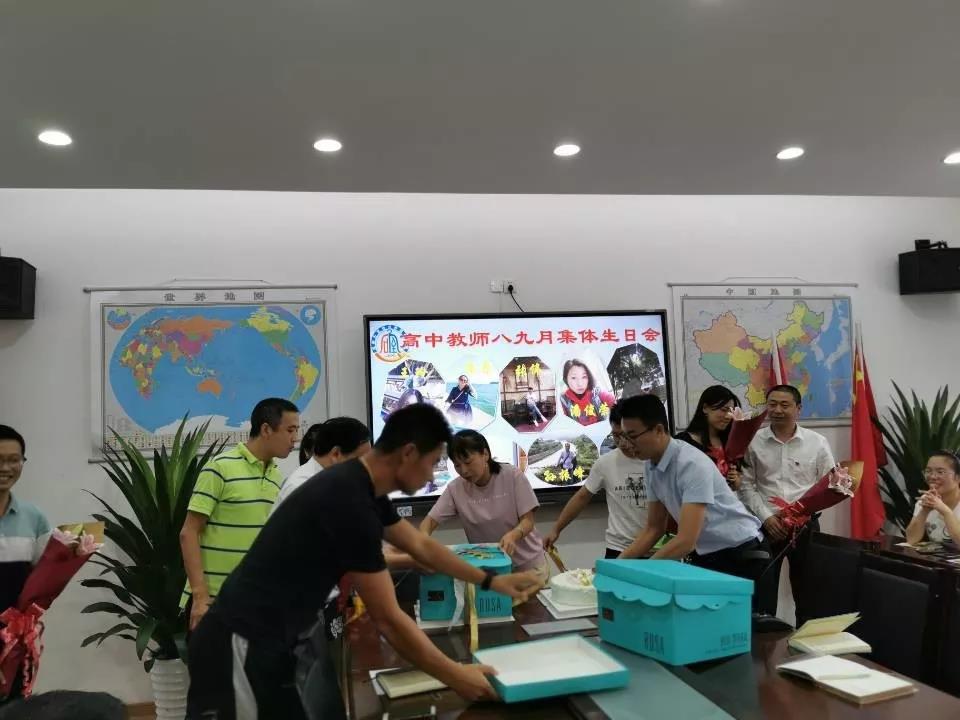 成都石室佳興外國語學(xué)校的升學(xué)率是多少？