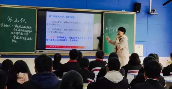 蒲江中學(xué)近三年的錄取分?jǐn)?shù)線是多少？