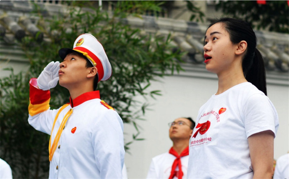 石室聯(lián)合中學(xué)蜀華分校一年的學(xué)費(fèi)是多少？