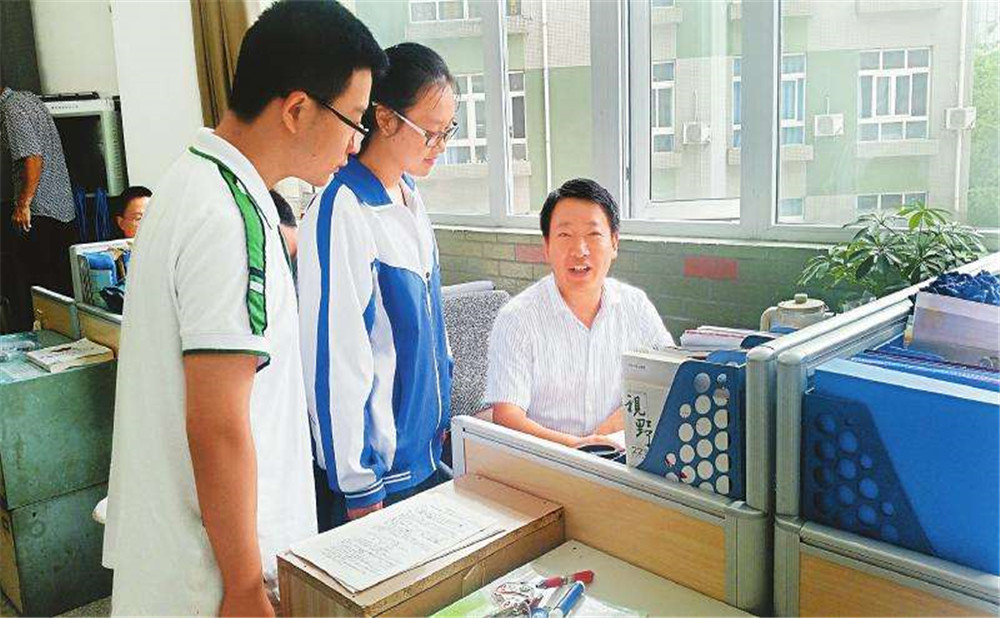 成都市第十七中學(xué)本科升學(xué)率是多少？