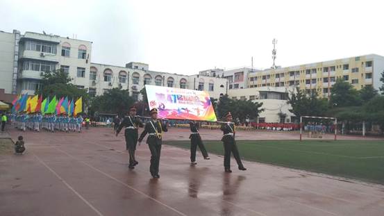 西南交通大學(xué)附屬中學(xué)高中一年的學(xué)費(fèi)是多少？