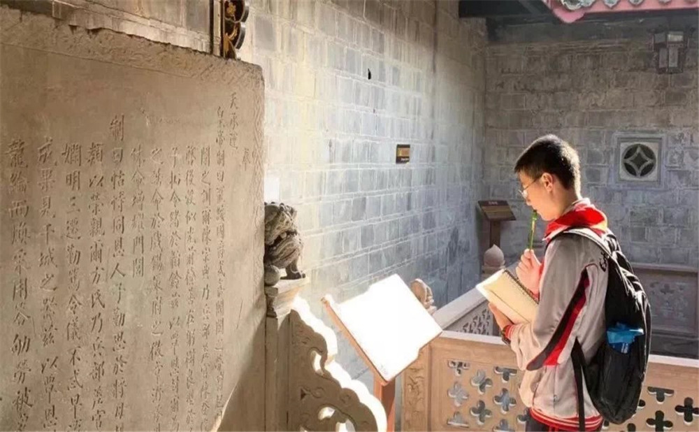 四川師范大學(xué)附屬中學(xué)本科升學(xué)率是多少？