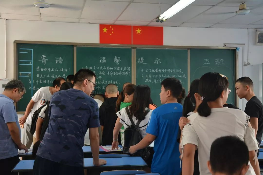 成都新世紀(jì)外國語學(xué)校的宿舍怎么樣？