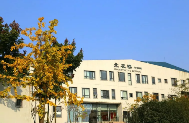 成都實驗外國語學校的錄取分數線是多少？