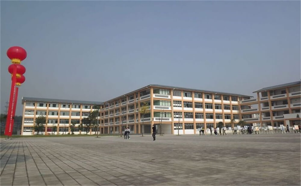 城廂中學(xué)高中一年的學(xué)費(fèi)多少錢？