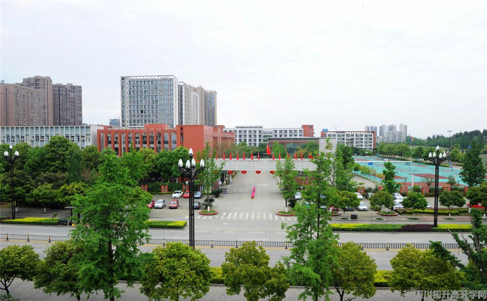 香城中學(xué)的住宿怎么樣？