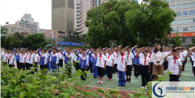 成都市第十七中學(xué)的實(shí)驗(yàn)班怎么樣？