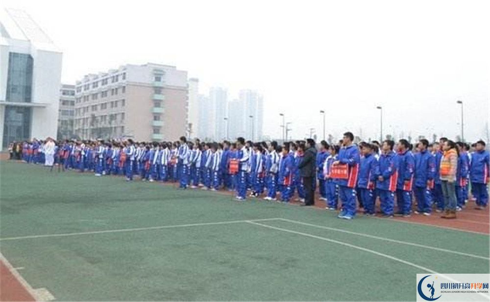 成都石室蜀都中學(xué)的學(xué)費(fèi)收費(fèi)標(biāo)準(zhǔn)是多少？