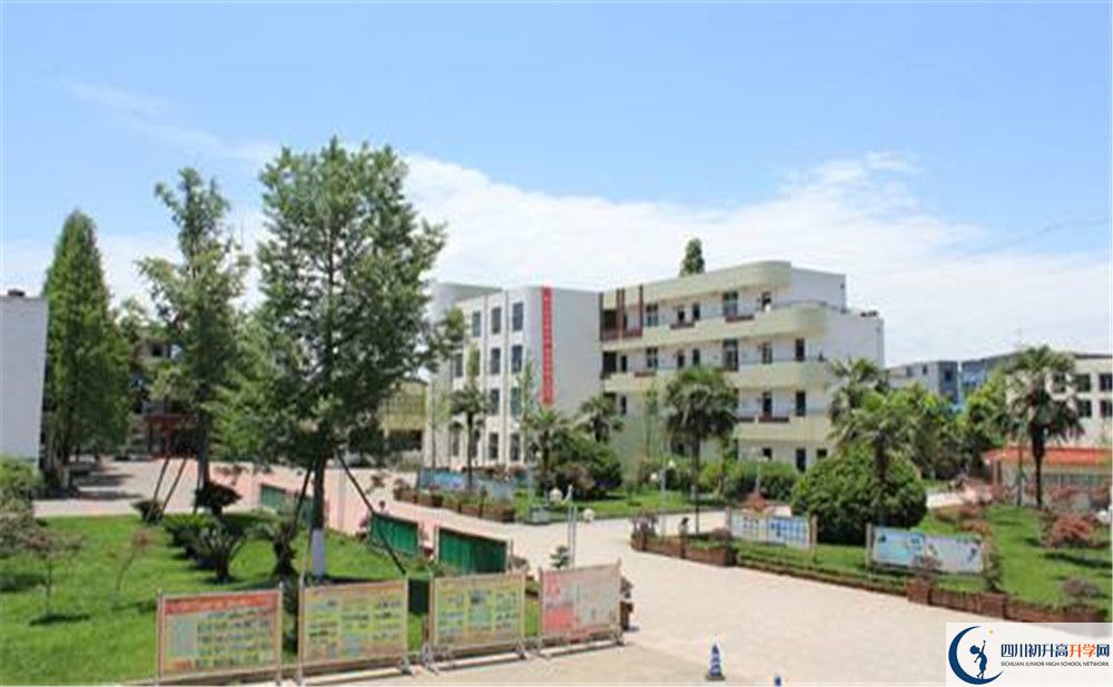 成都市籍田中學(xué)的老師好不好？