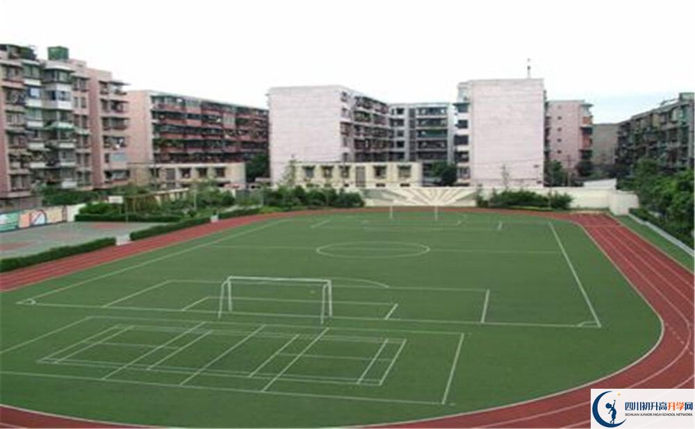 成都列五中學(xué)一學(xué)期的學(xué)費(fèi)是多少錢(qián)？
