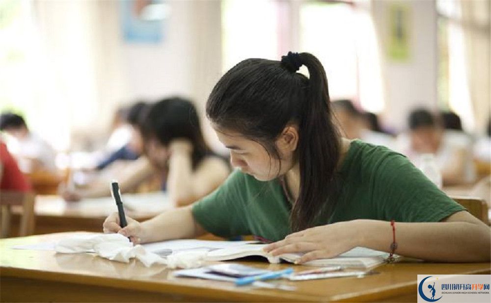 上仁壽華達(dá)高中的分?jǐn)?shù)線是多少？