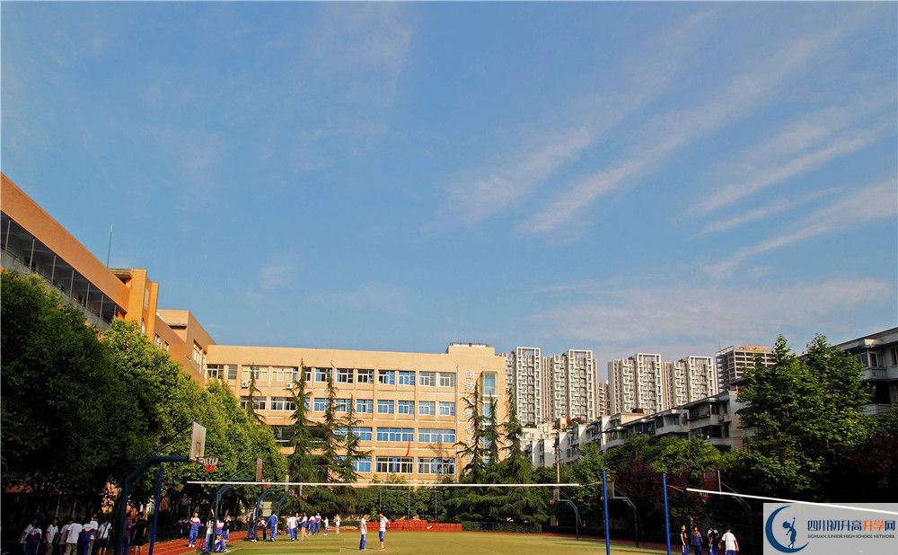 成都大學(xué)附屬中學(xué)的宿舍好不好？