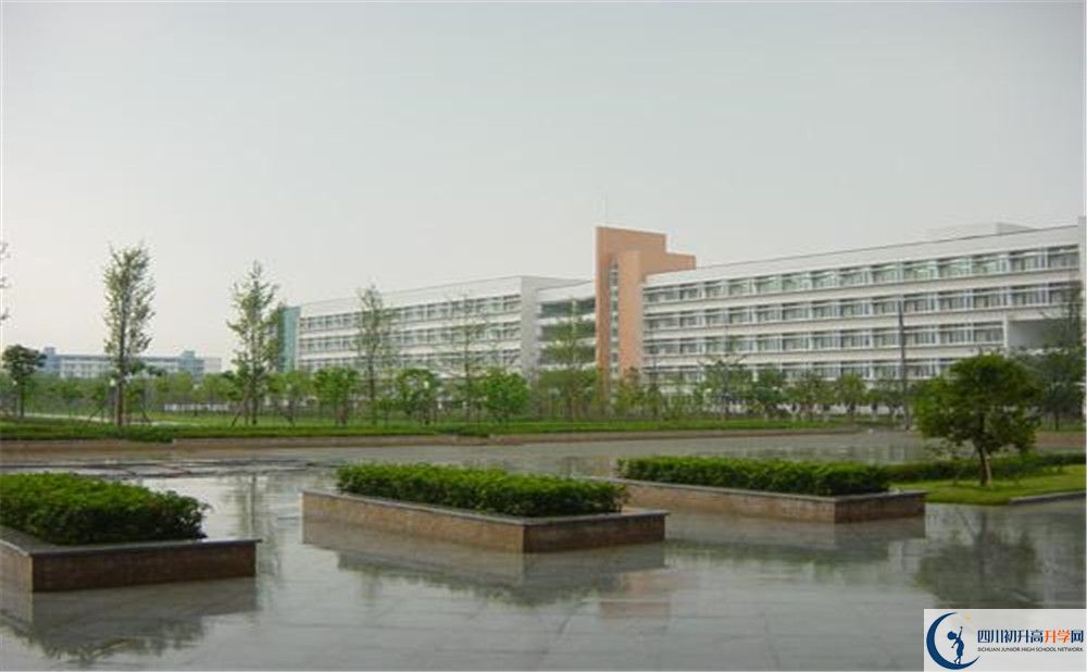 西南交通大學(xué)附屬中學(xué)的宿舍好不好？