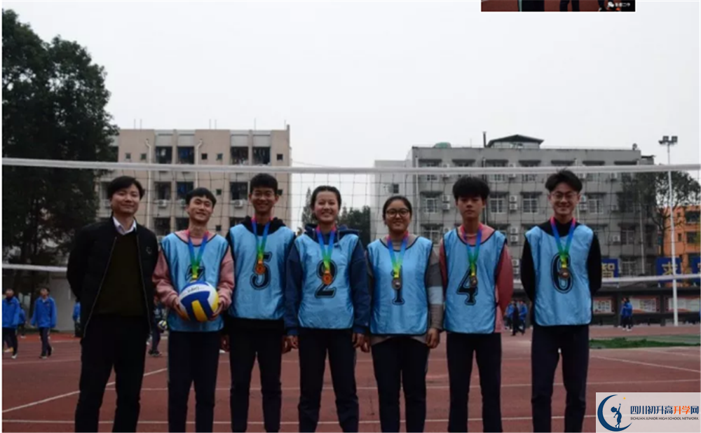 新都二中的分?jǐn)?shù)線大概是多少？