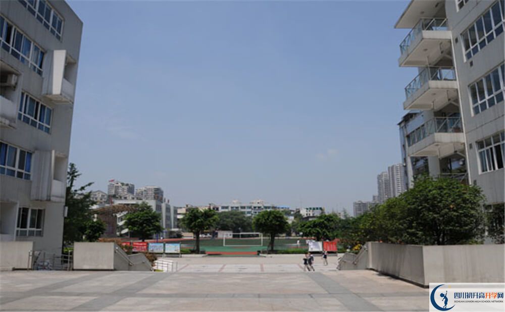 成都鐵路中學(xué)的分?jǐn)?shù)線大概是多少分？