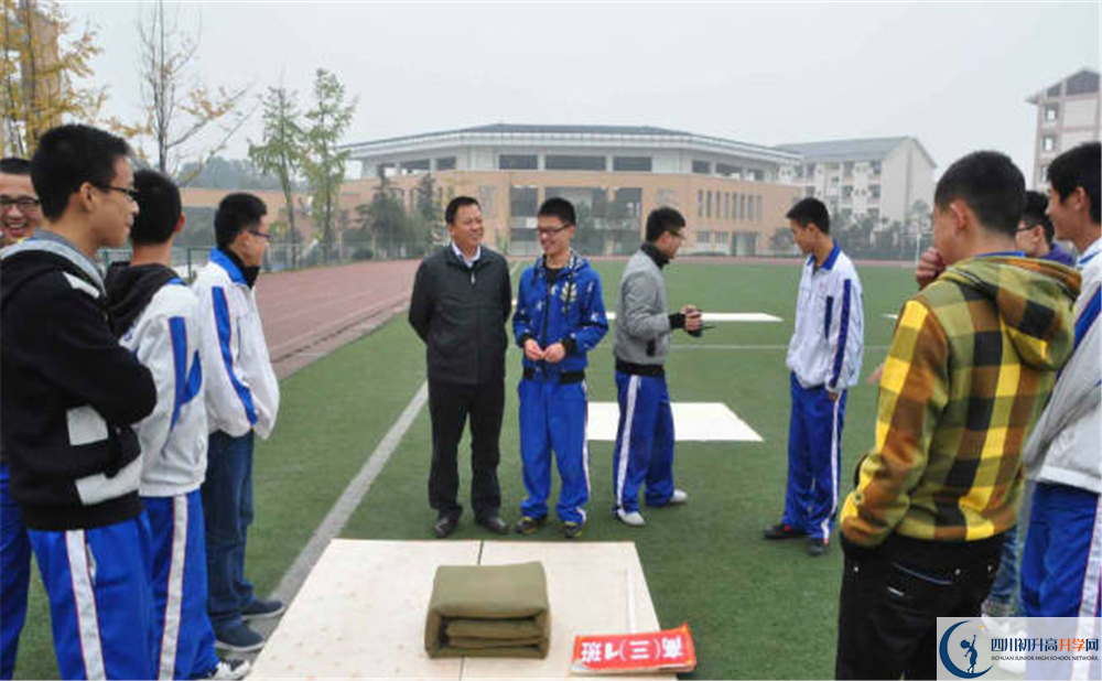 八一聚源高級中學(xué)高中歷年來的分?jǐn)?shù)線是多少？