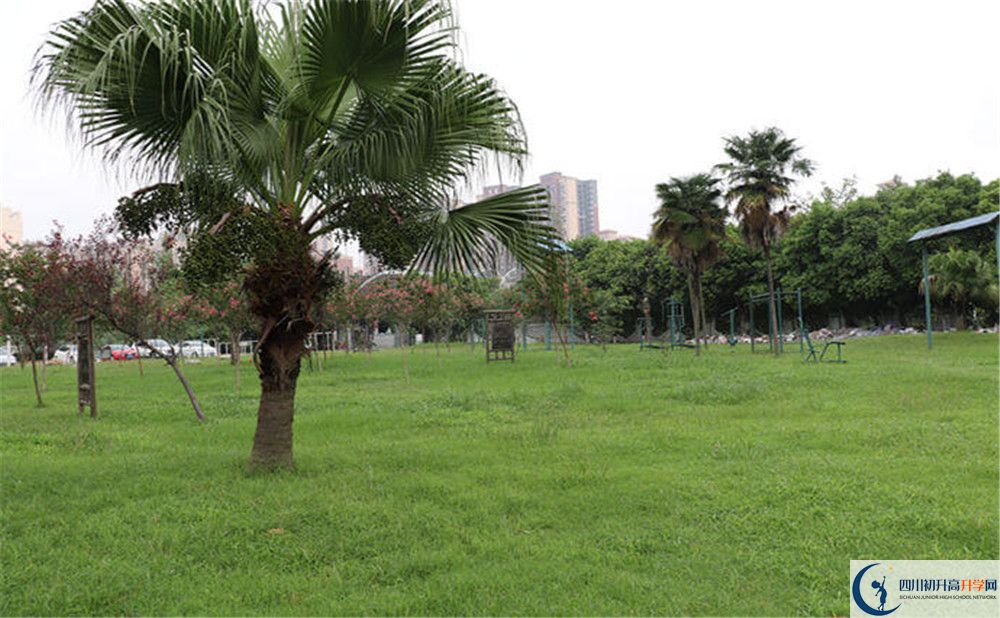 北大附中成都為明學校的住宿條件怎么樣？