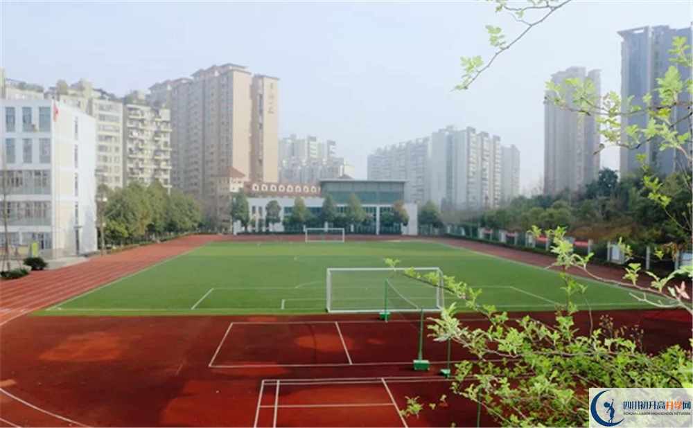 成都市第三中學(xué)初升高向外地招生嗎？
