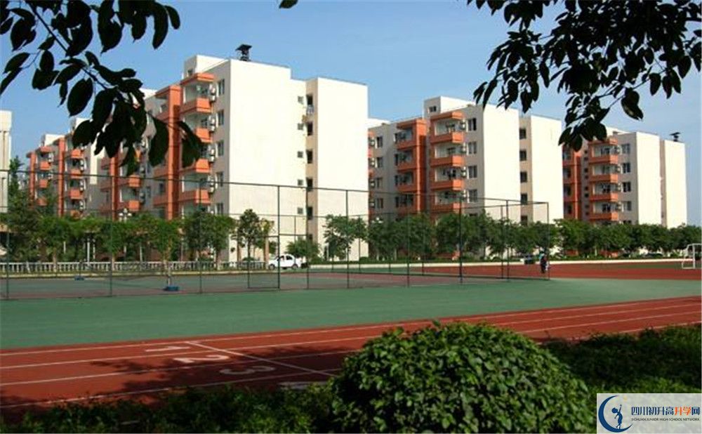 成都棠湖外國語學(xué)校住宿費(fèi)用是多少？
