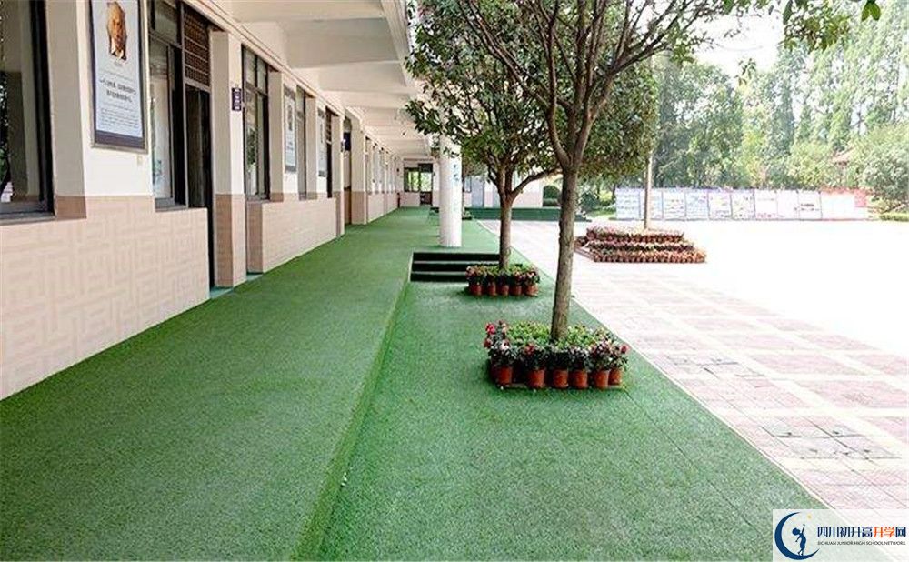 都江堰玉壘學校住宿費用是多少？
