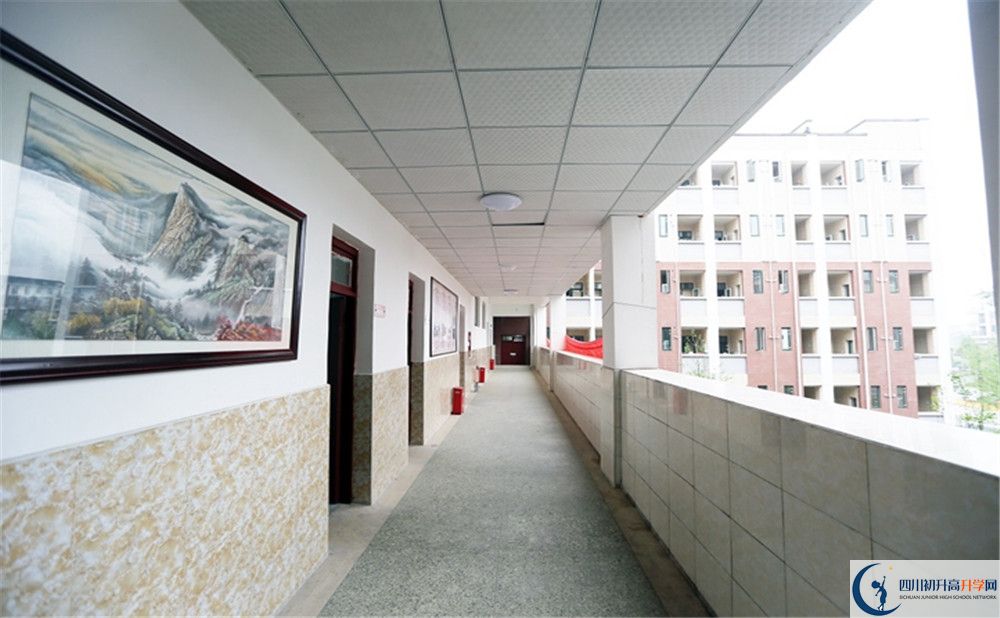 都江堰育才學(xué)校住宿費(fèi)用是多少？