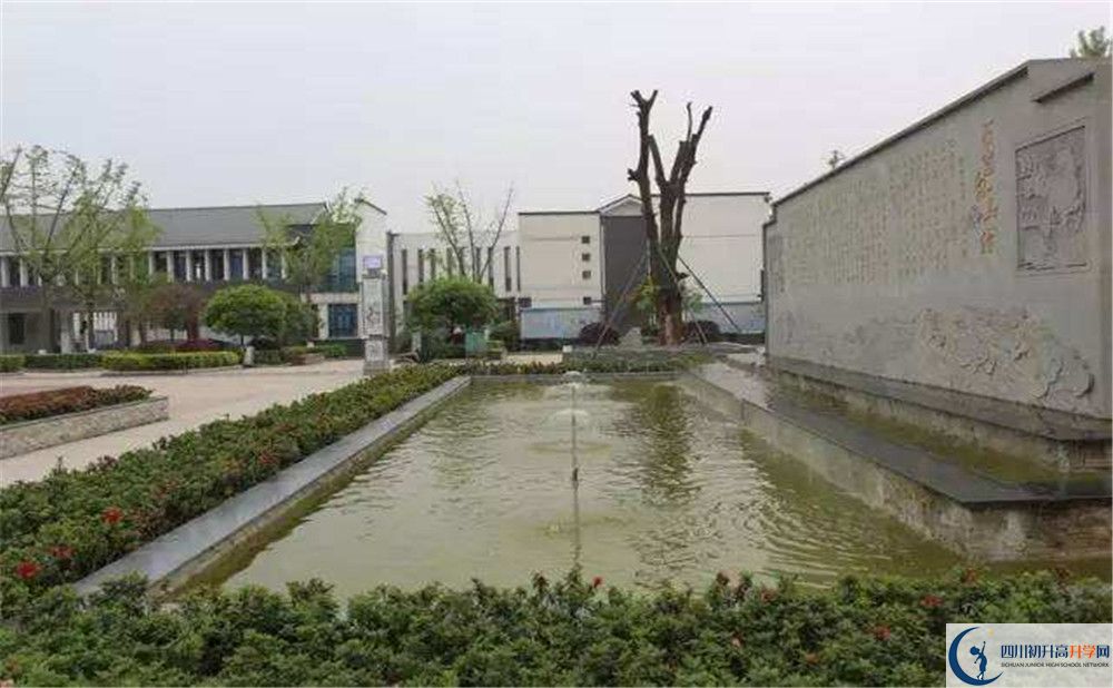 石室白馬中學(xué)初升高自主招生錄取線是多少分？
