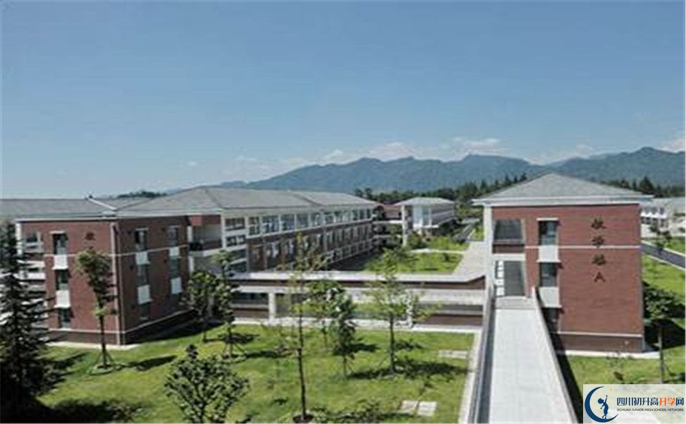 青城山高級中學初升高難不難？