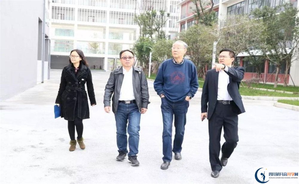 北二外成都附屬中學高中分班考試難嗎？