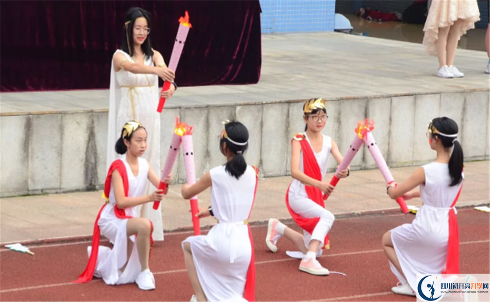 成都市泡桐樹(shù)中學(xué)與成都七中實(shí)驗(yàn)學(xué)校哪一個(gè)好？