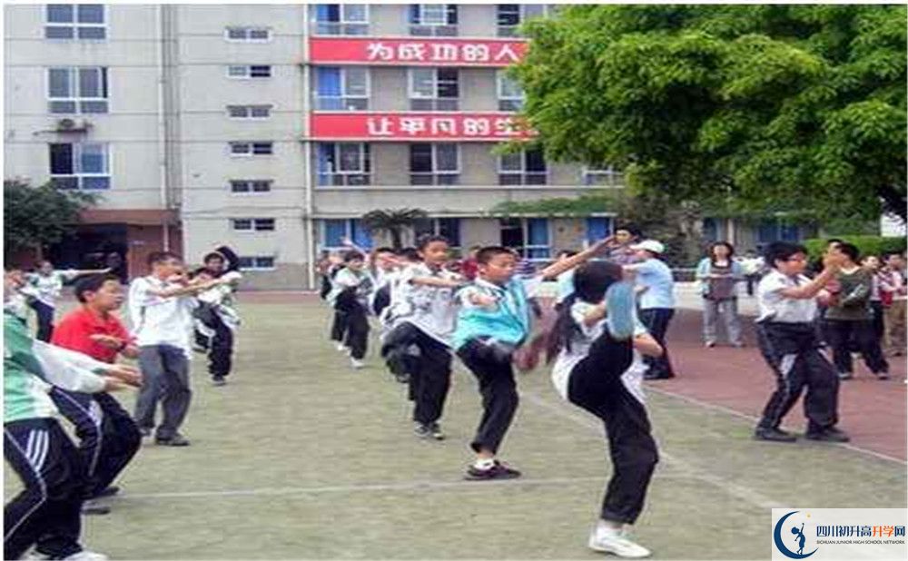 成都玉林中學(xué)實驗班學(xué)費貴嗎？