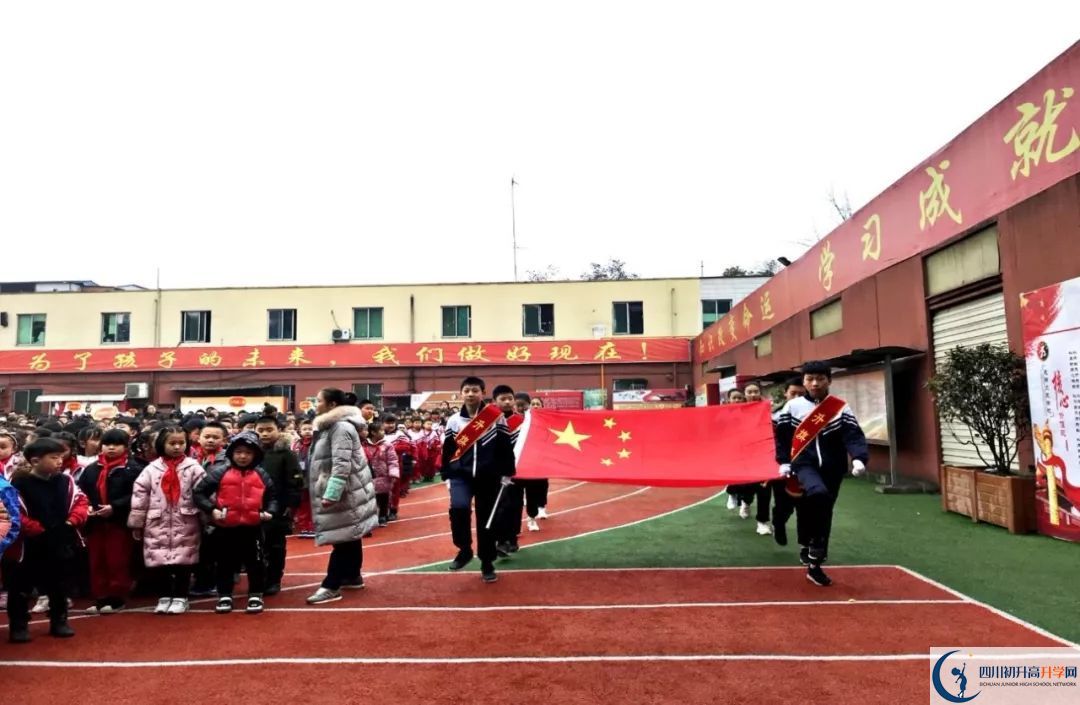 成都文武學(xué)校高中分班考試難嗎？