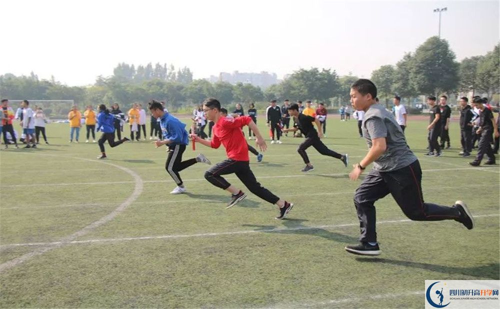 香城中學(xué)補課嗎？