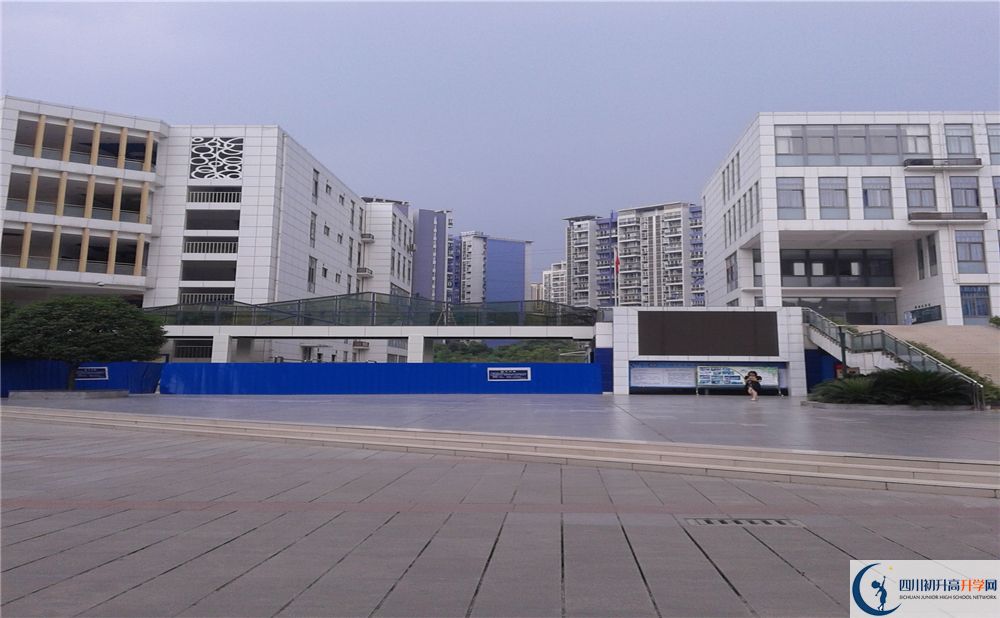 成都市第三中學2020年高考人數(shù)是多少？